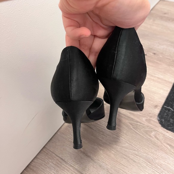 Stuart Weitzman Black Closed Toed Women's Heels - Picture 7 of 7